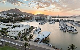 The Pier Pods On The Water- 50M From Townsville Bus Terminal And Ferry Terminal- Passport Id Requried